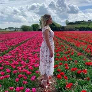 Beautiful Boohoo White Lace Dress